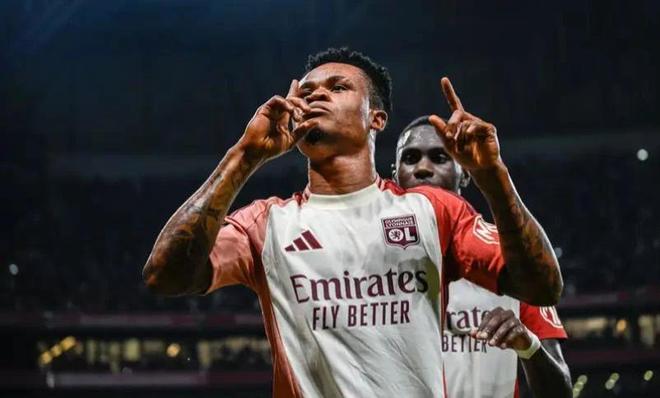 攻和防守两 攻和防守两